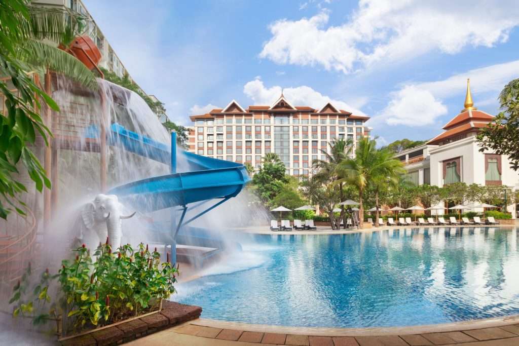 Hình ảnh khu vui chơi hồ bơi tại Shangrila Resort