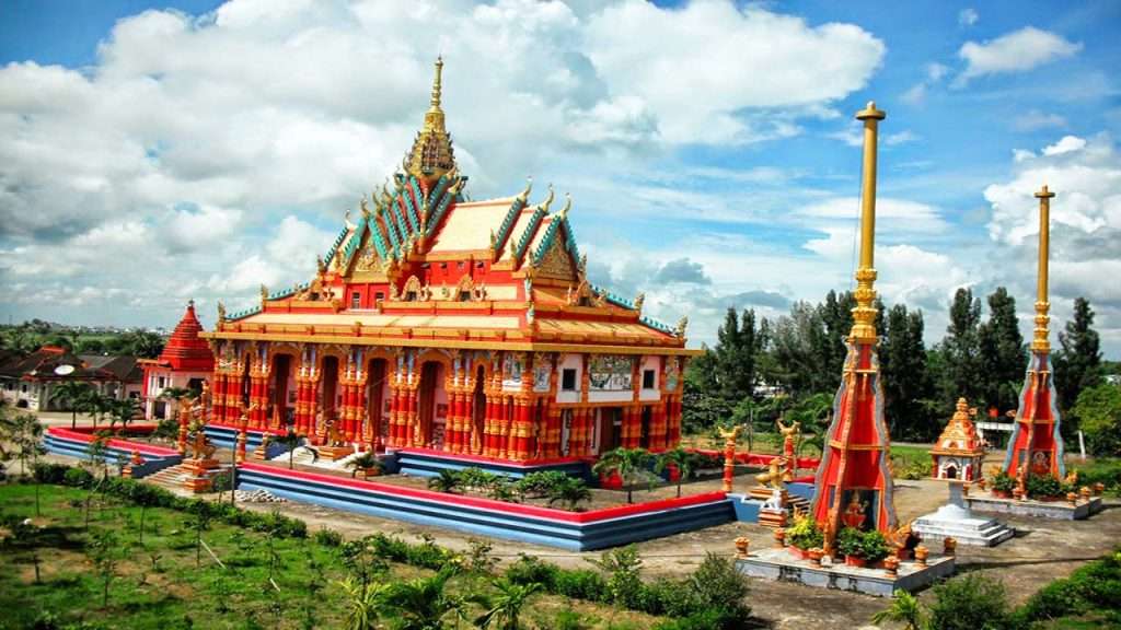 Lối kiến trúc Khmer chính là điểm nhấn nổi bật của chùa Ghositaram