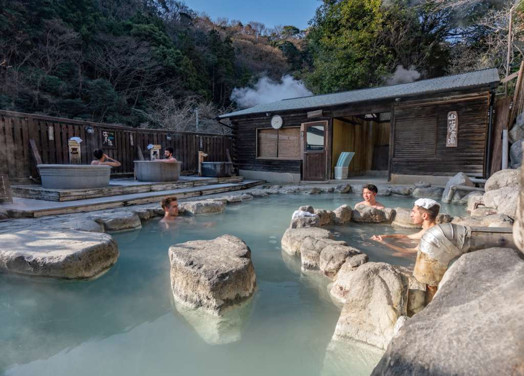 Tắm onsen