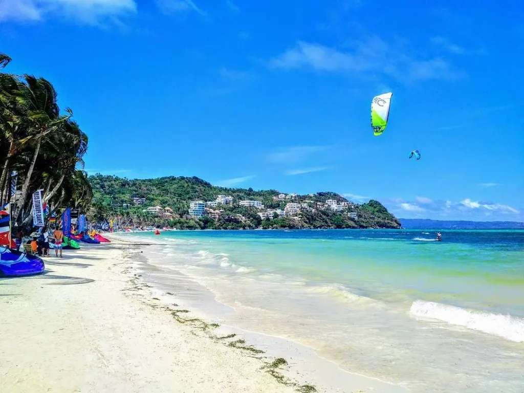 Bãi biển Bulabog ở Boracay @pinterest