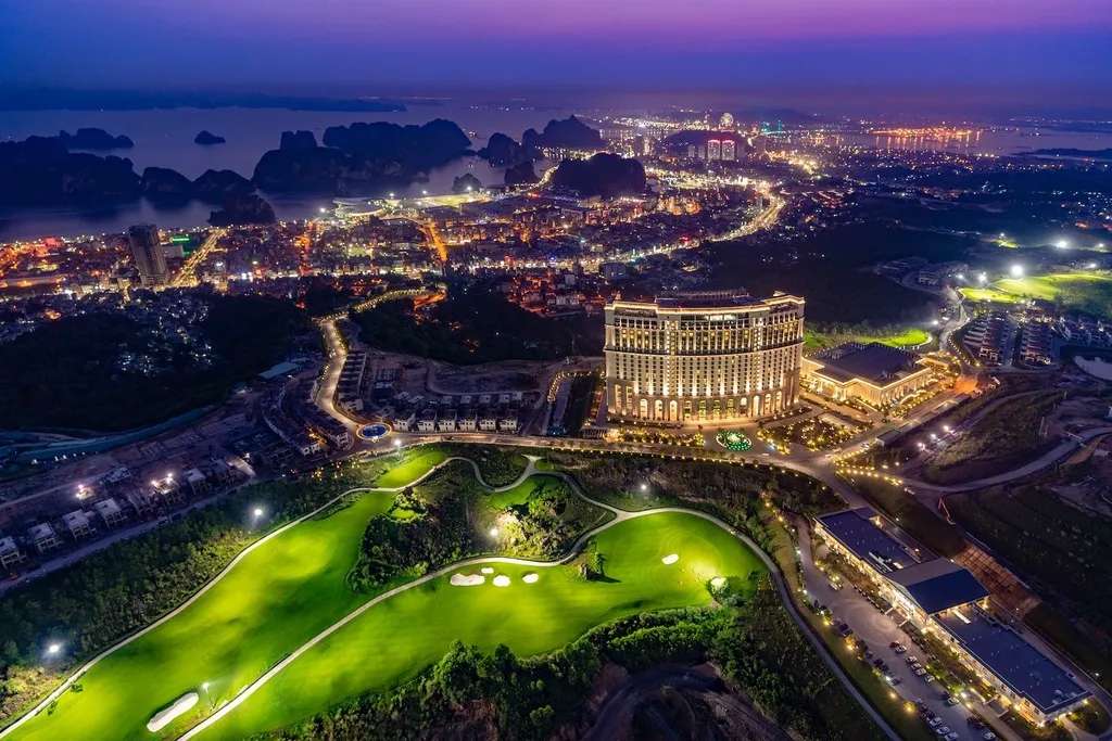 Toàn cảnh FLC Halong Bay Golf Club & Luxury Resort