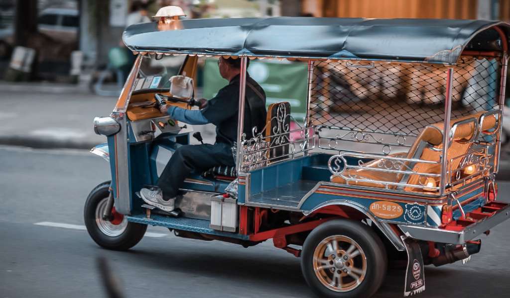 Phương tiện TukTuk khá bổ biến tại Thái Lan 