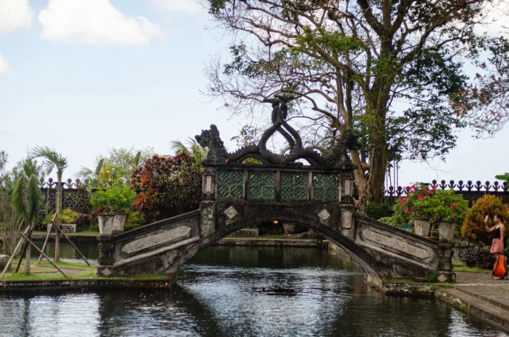 Cung điện nước Tirta Gangga