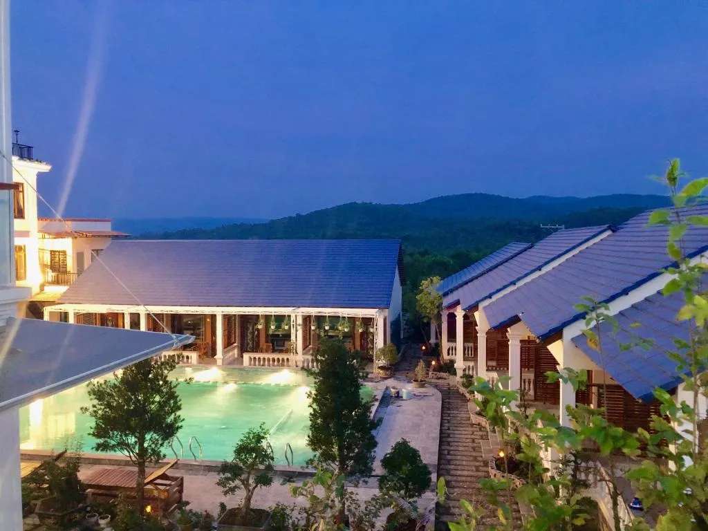 Khung cảnh ban đêm tại resort