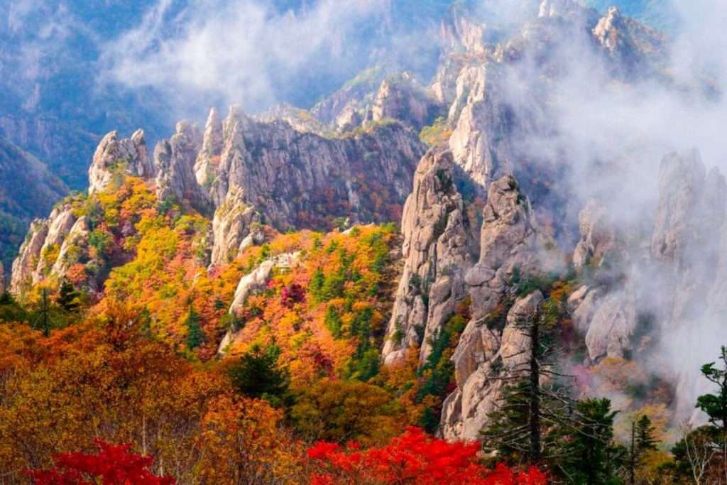 Khung cảnh Seoraksan National Park vào thu 