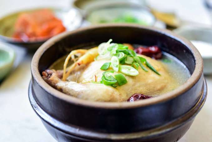 Gà hầm sâm (samgyetang) bổ dưỡng