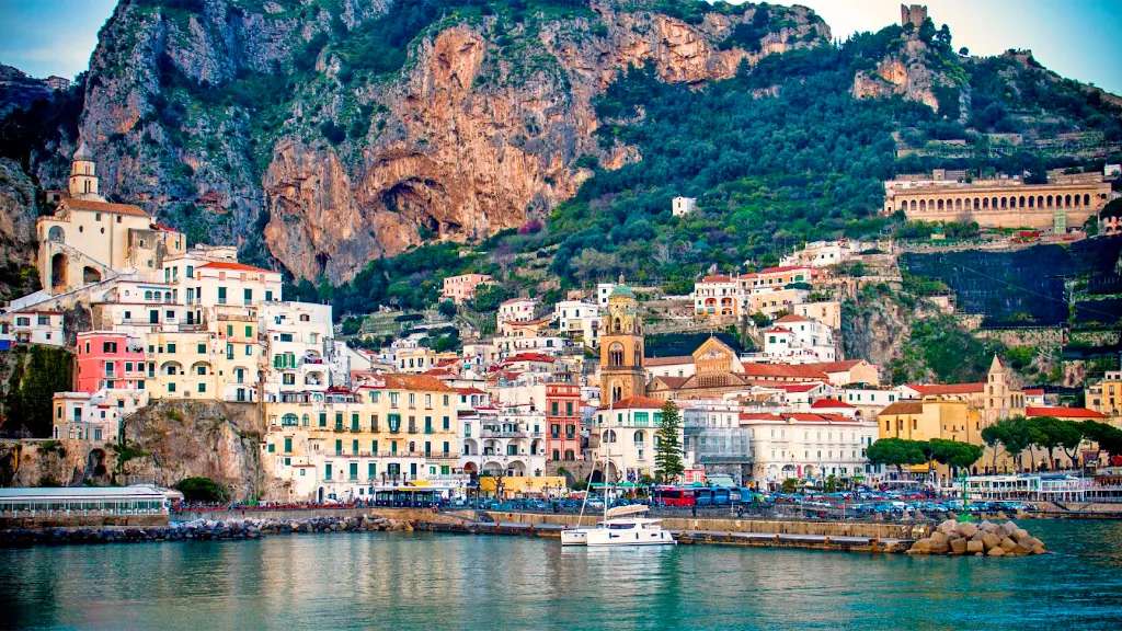 Bờ biển Amalfi – Khung cảnh tuyệt trần của mảnh đất Italy 