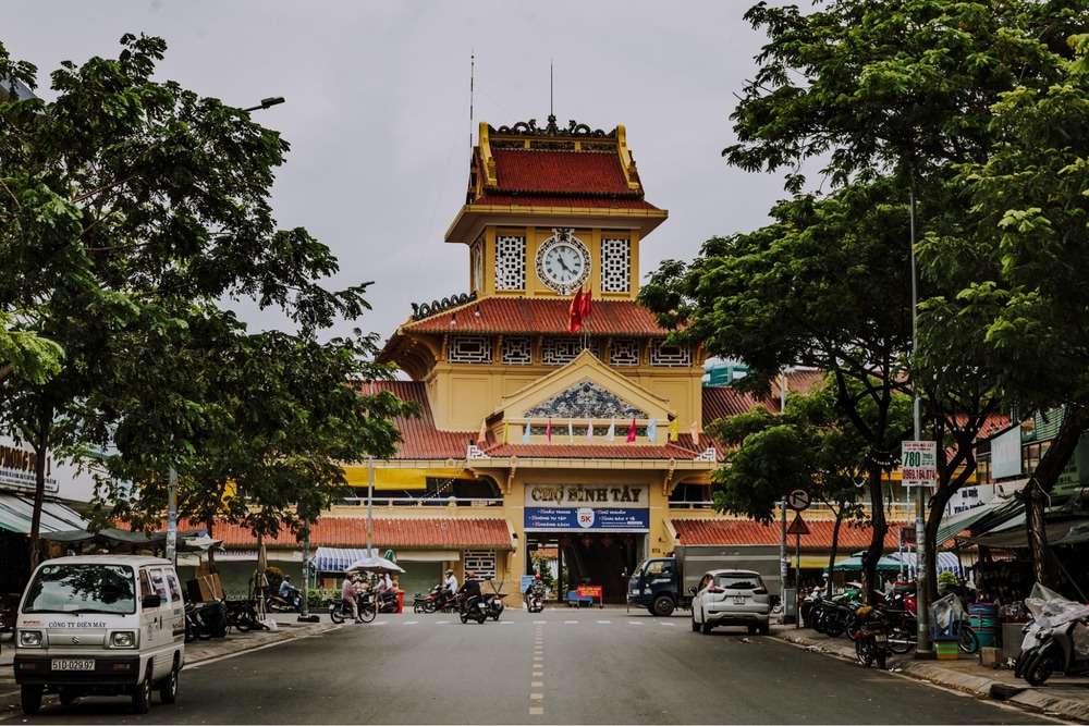 chợ Bình Tây ở quận 6