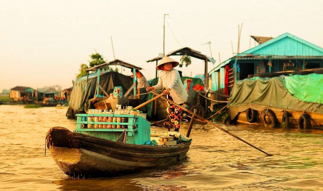 Chợ nổi Long Xuyên