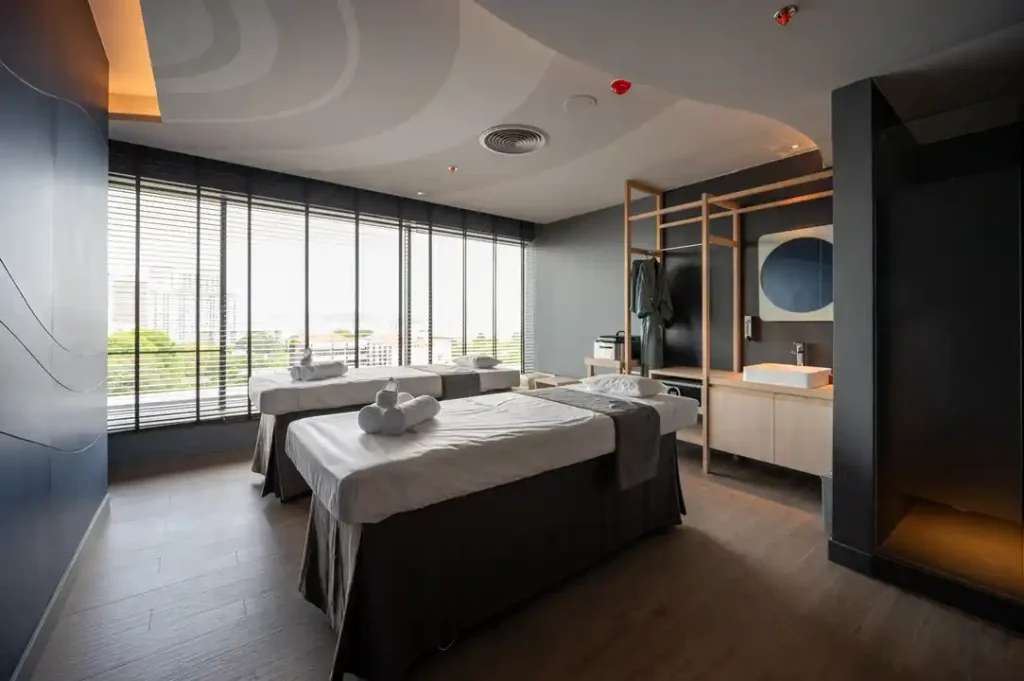 Phòng ngủ của khách sạn Grande Centre Point Space Pattaya