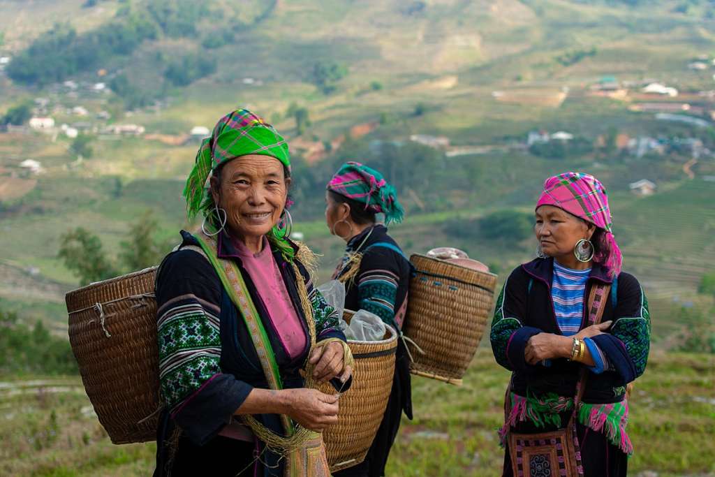 Người dân tộc H'mông với vẻ đẹp giản dị, mộc mạc sinh sống tại Sapa