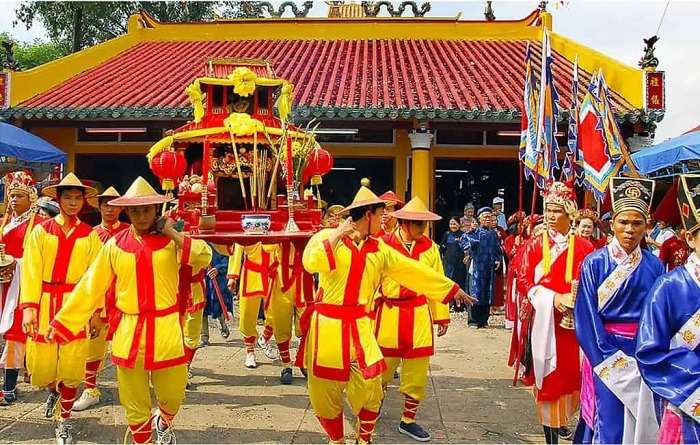 lễ hội tại chùa Giồng Thành