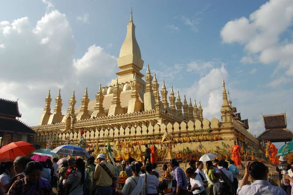 Lễ hội Phật giáo Thạt Luông