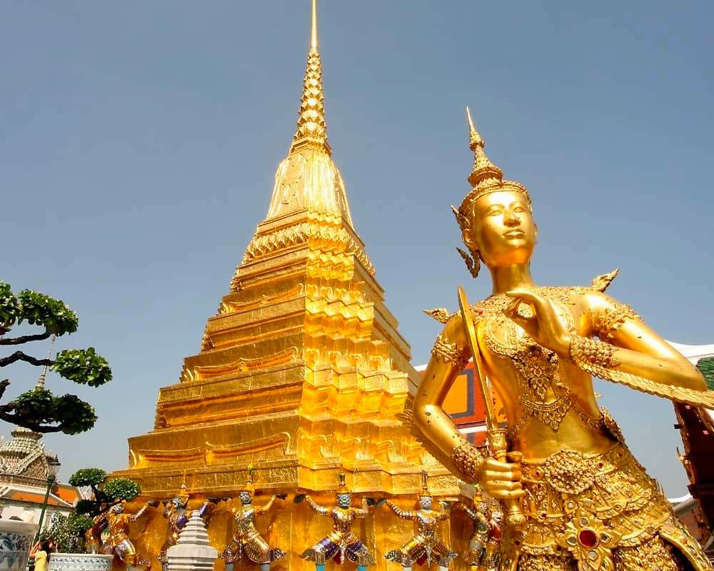 Điều gì làm nên sức hấp dẫn đặc biệt tại điểm đến chùa Wat Traimit? 
