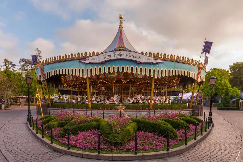 Trải nghiệm trò chơi King Arthur Carrousel 