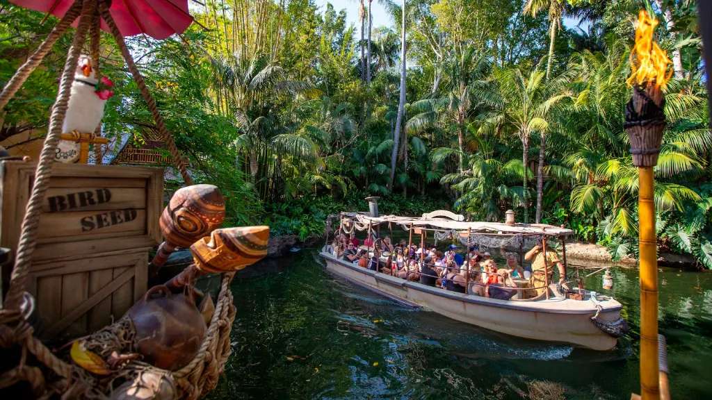 Trải nghiệm Jungle Cruise tại khu Adventureland 