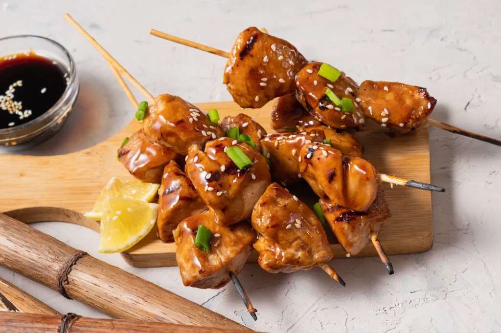 Yakitori là thịt xiên gà và cũng là món ăn đường phố được yêu thích hàng đầu tại Phnom Penh 