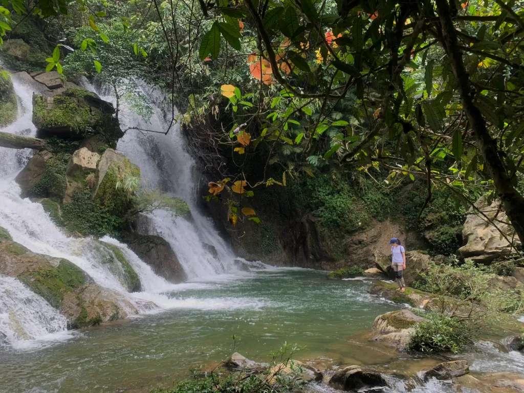 Na Hang khiến du khách say lòng bởi cảnh sơn thủy hữu tình