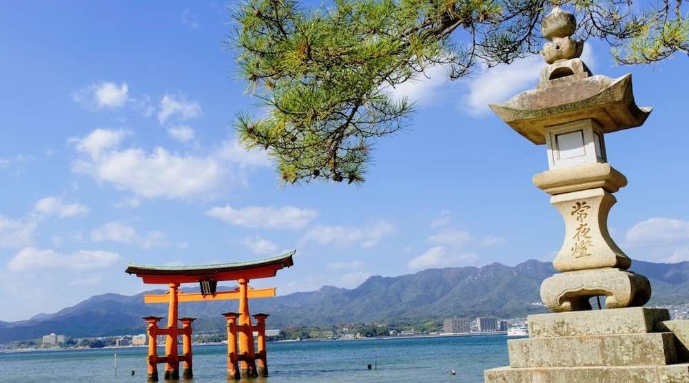 Đền Itsukushima ở Nhật Bản