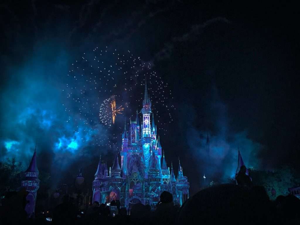 Lâu đài Disneyland Thượng Hải về đêm
