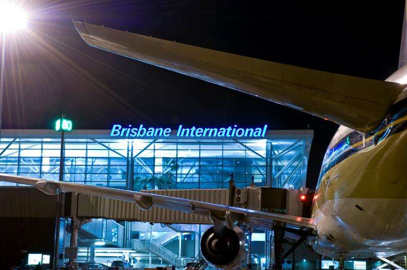 đến Brisbane bằng máy bay