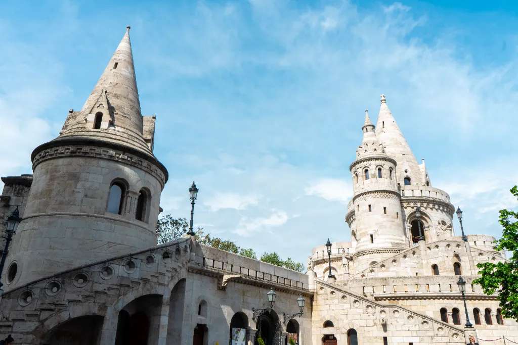 Fisherman’s Bastion - Một trong số những nơi được check-in nhiều nhất khi du lịch Budapest