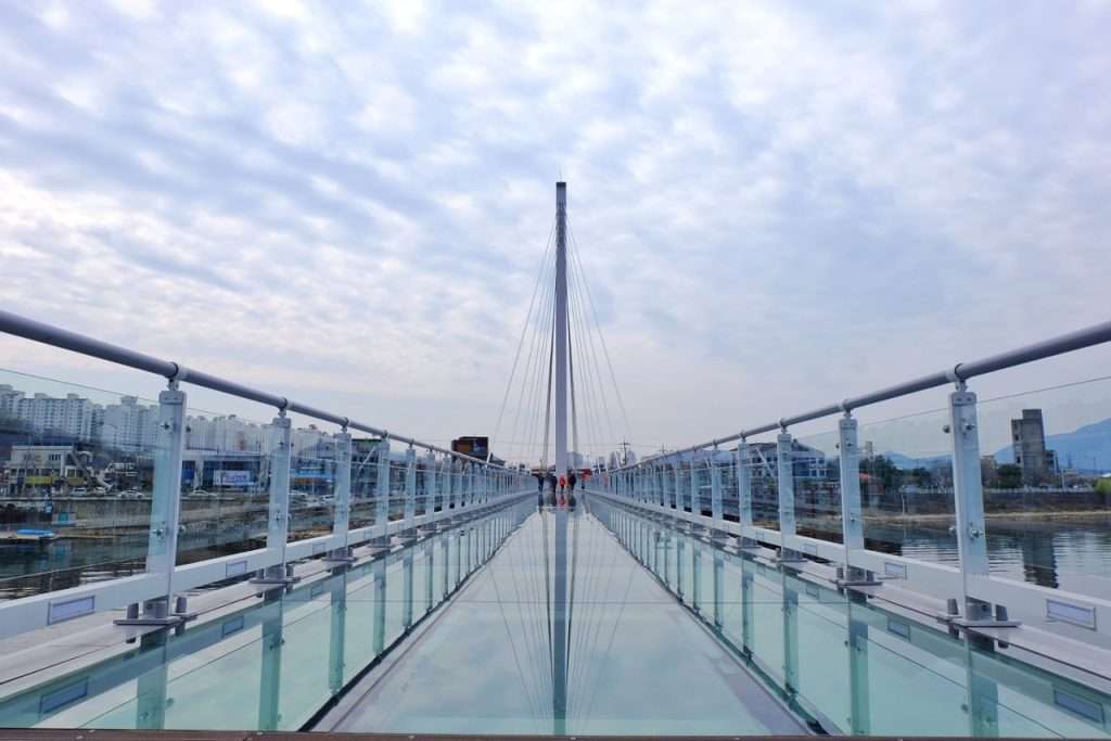 cầu kính Soyanggang Skywalk