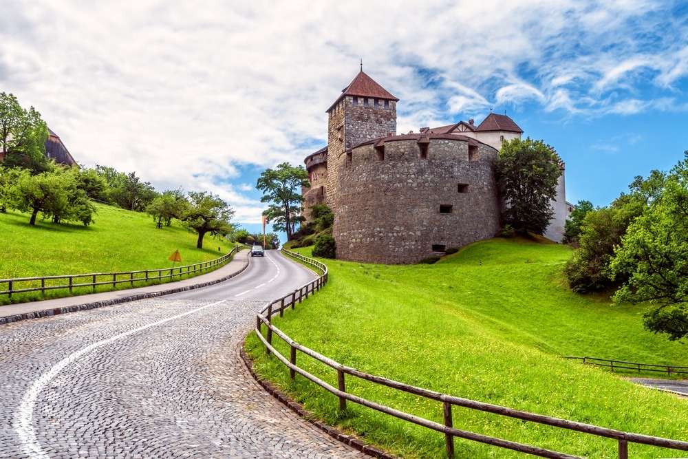 Nên đến Liechtenstein từ tháng 5 - tháng 9