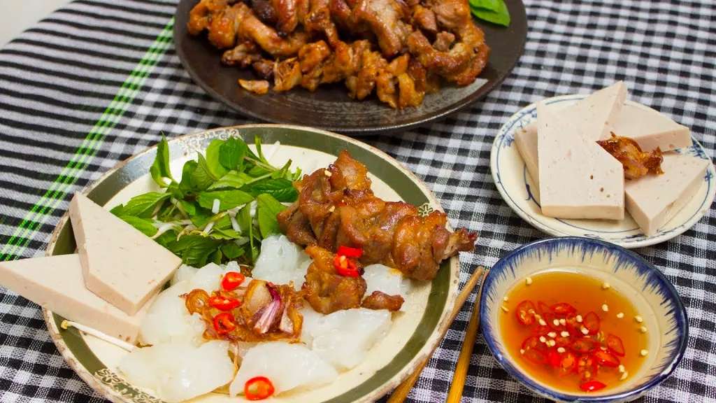 Bánh cuốn thịt nướng 