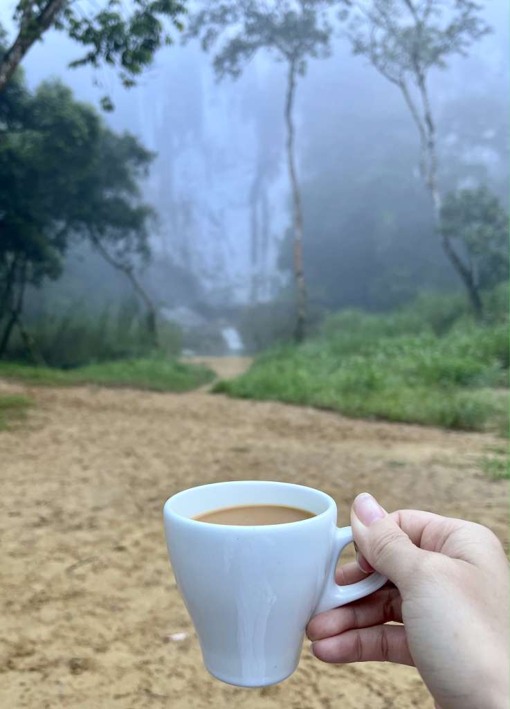 khám phá hang động Tú Làn