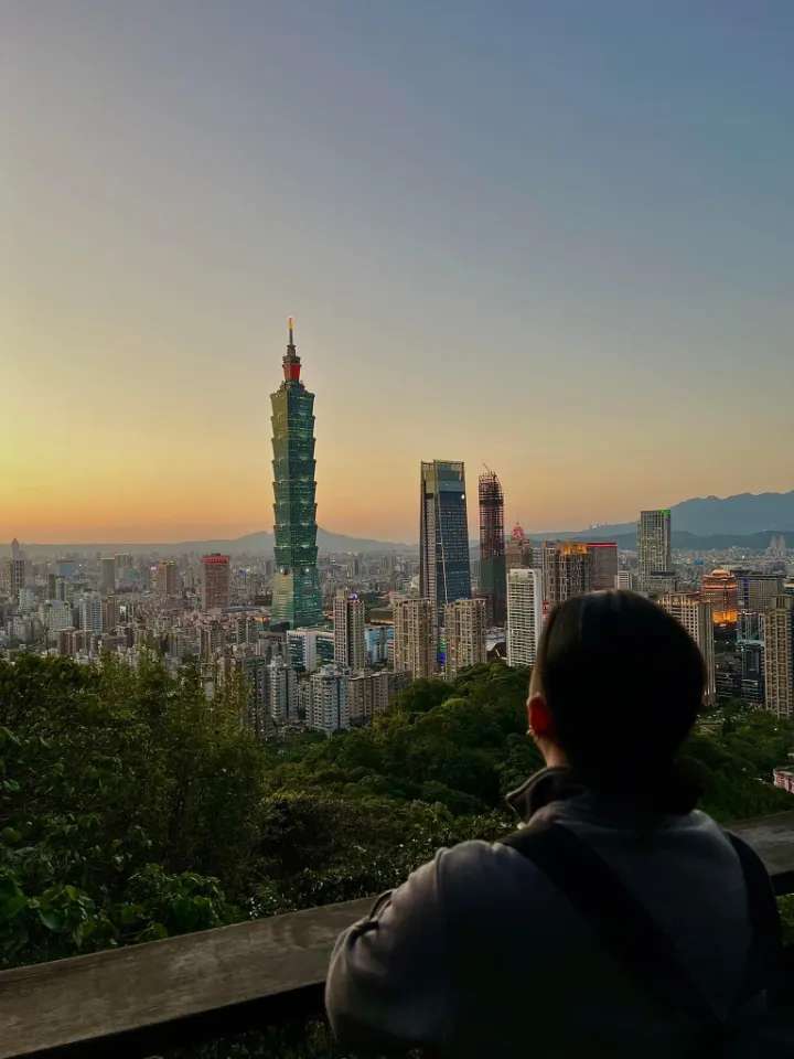 Điểm ngắm cảnh thứ hai bạn có thể ngắm hoàng hôn cùng Taipei 101 - Các góc checkin với Taipei 101