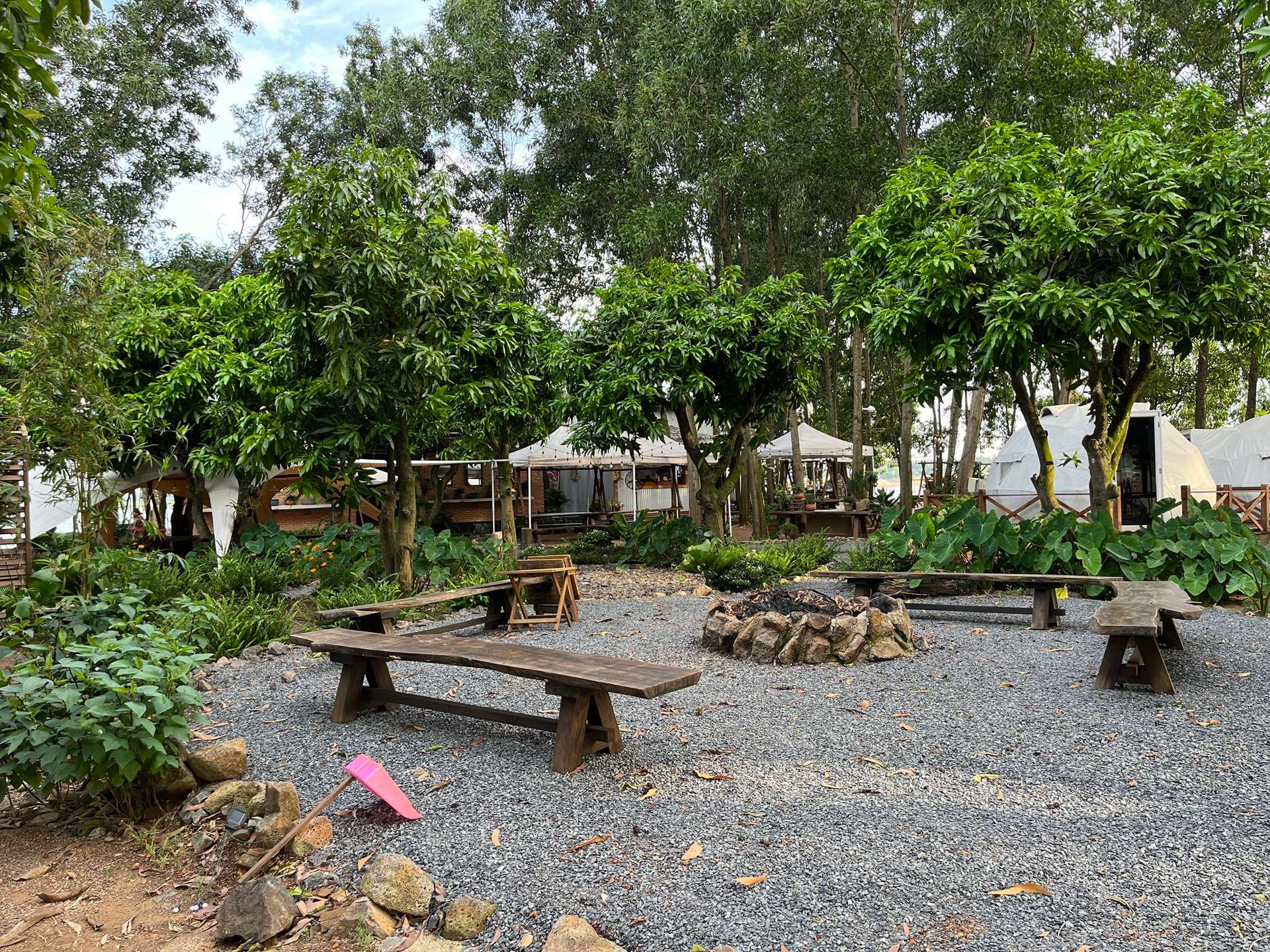 camping hồ trị an