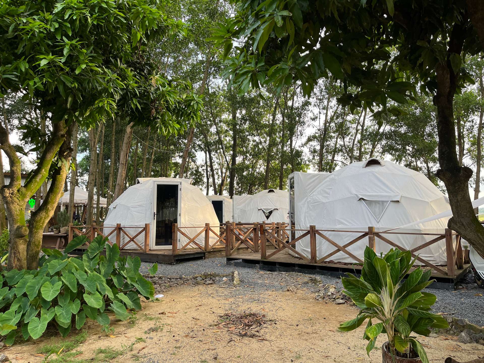 camping hồ trị an