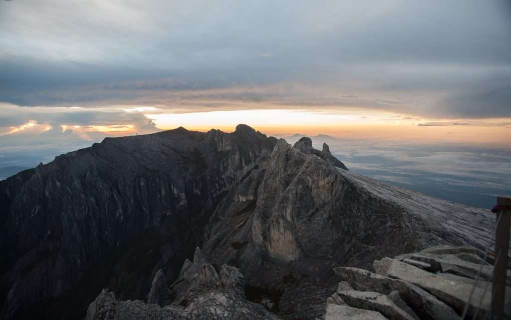 đỉnh núi Kota Kinabalu