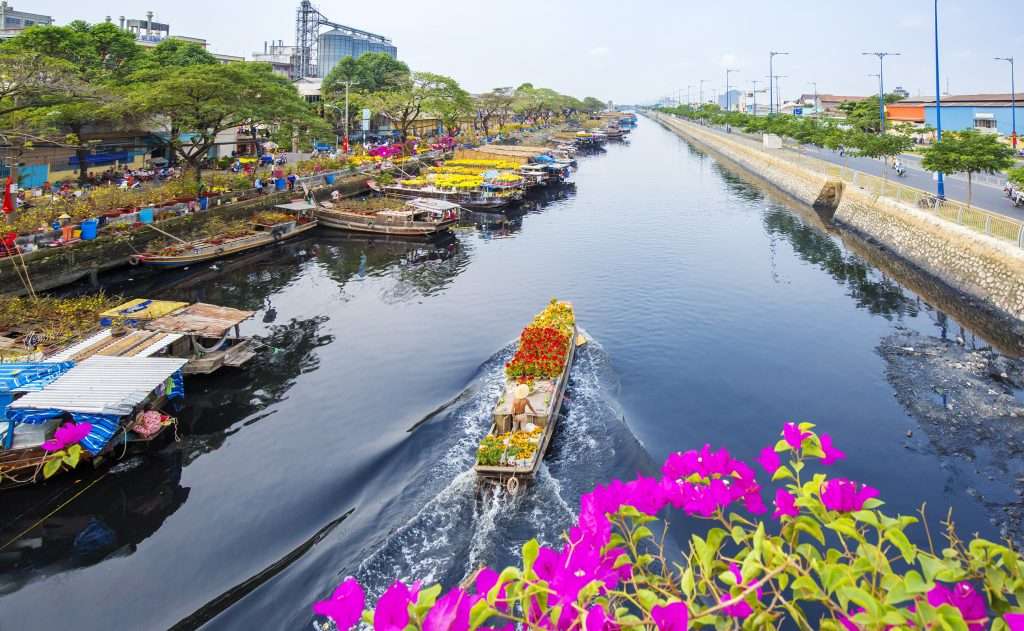 chợ hoa bến Bình Đông