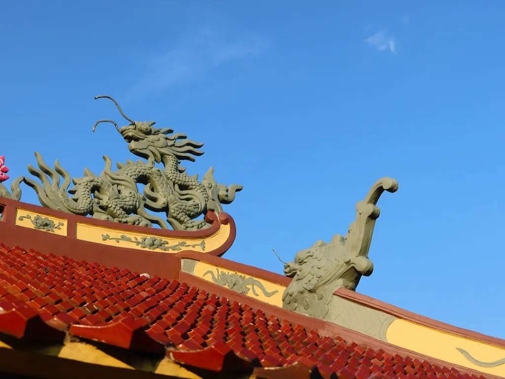 Phần mái chùa Nam Thiên Nhất Trụ