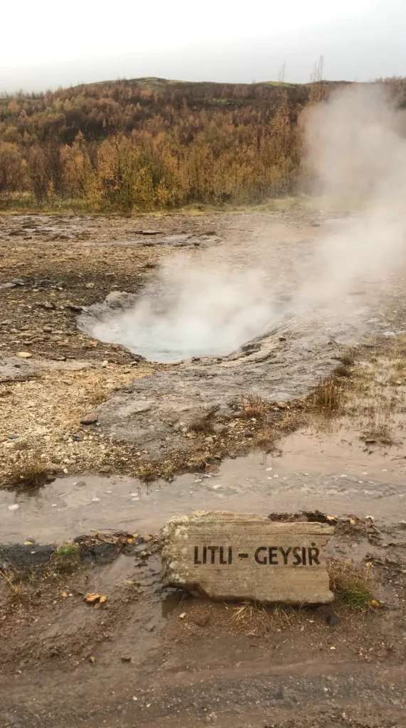 Liti-Geysir sôi sùng sục - Golden circle Iceland.