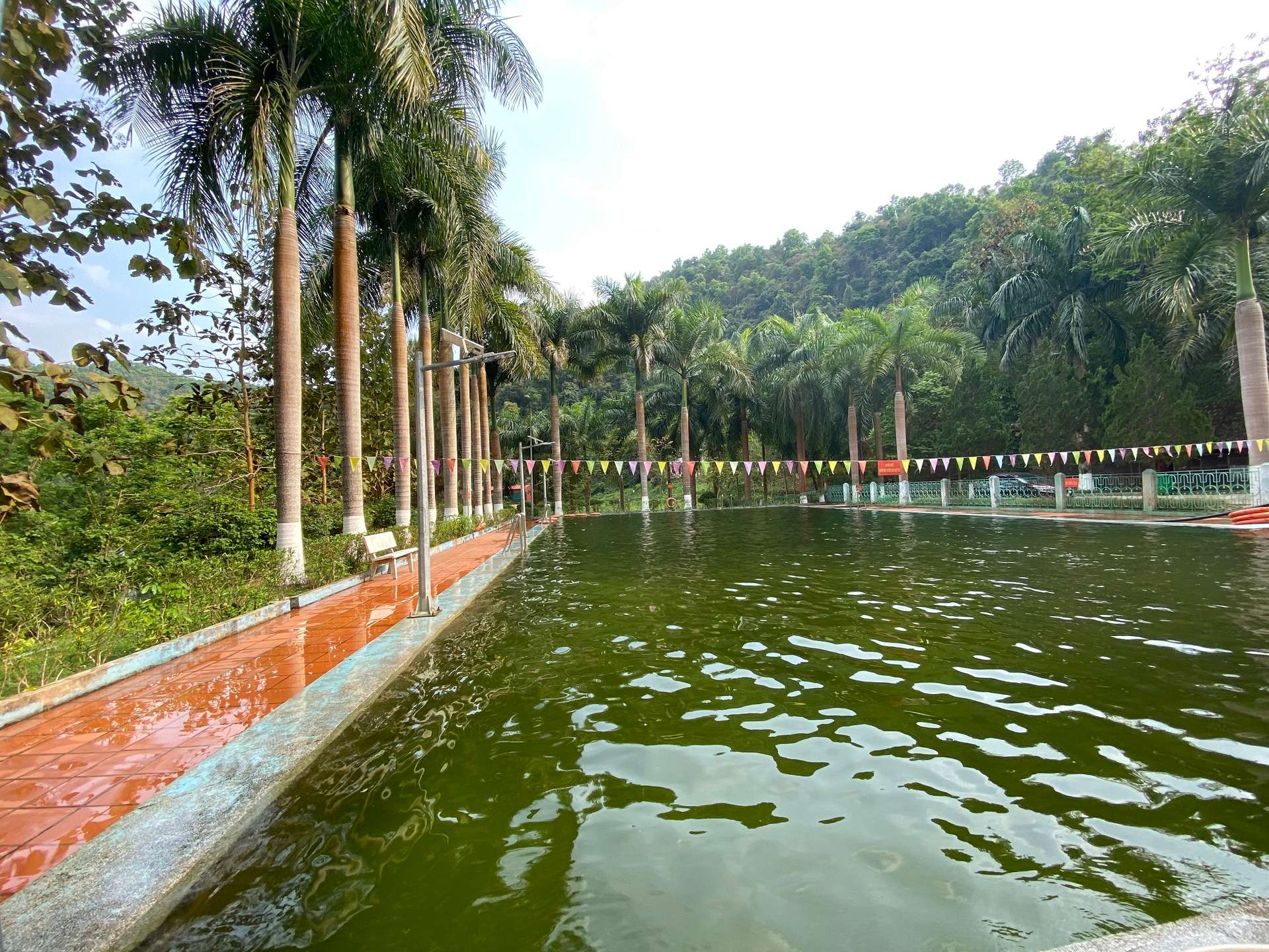 địa điểm du lịch Điện Biên suối khoáng nóng Hua Pe