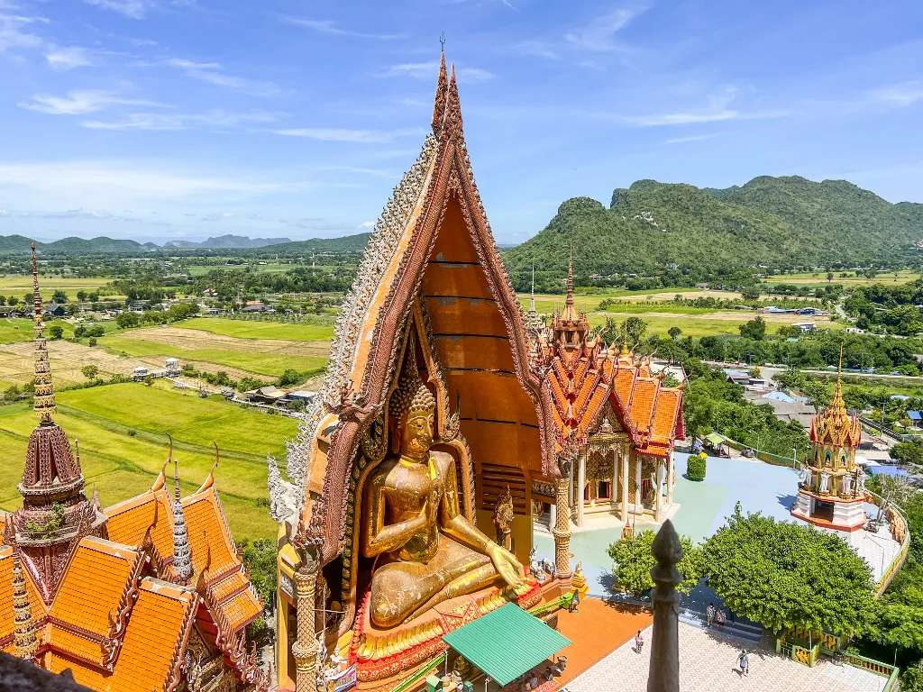 Wat Tham Suea là địa điểm du lịch Kanchanaburi không thể bỏ lỡ