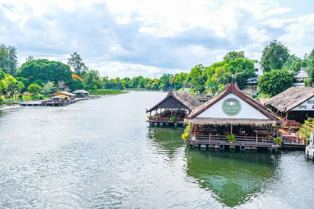 Các nhà hàng lãng mạn bên sông Kwai