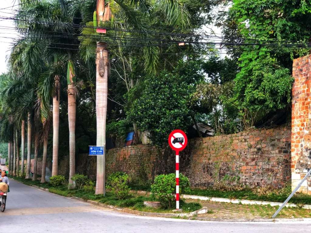 Bờ tường thành cổ Lạng Sơn