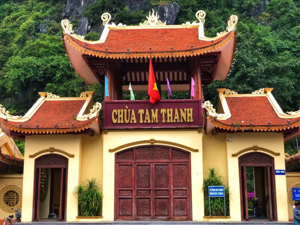 Cổng chùa Tam Thanh - Địa điểm du lịch Lạng Sơn