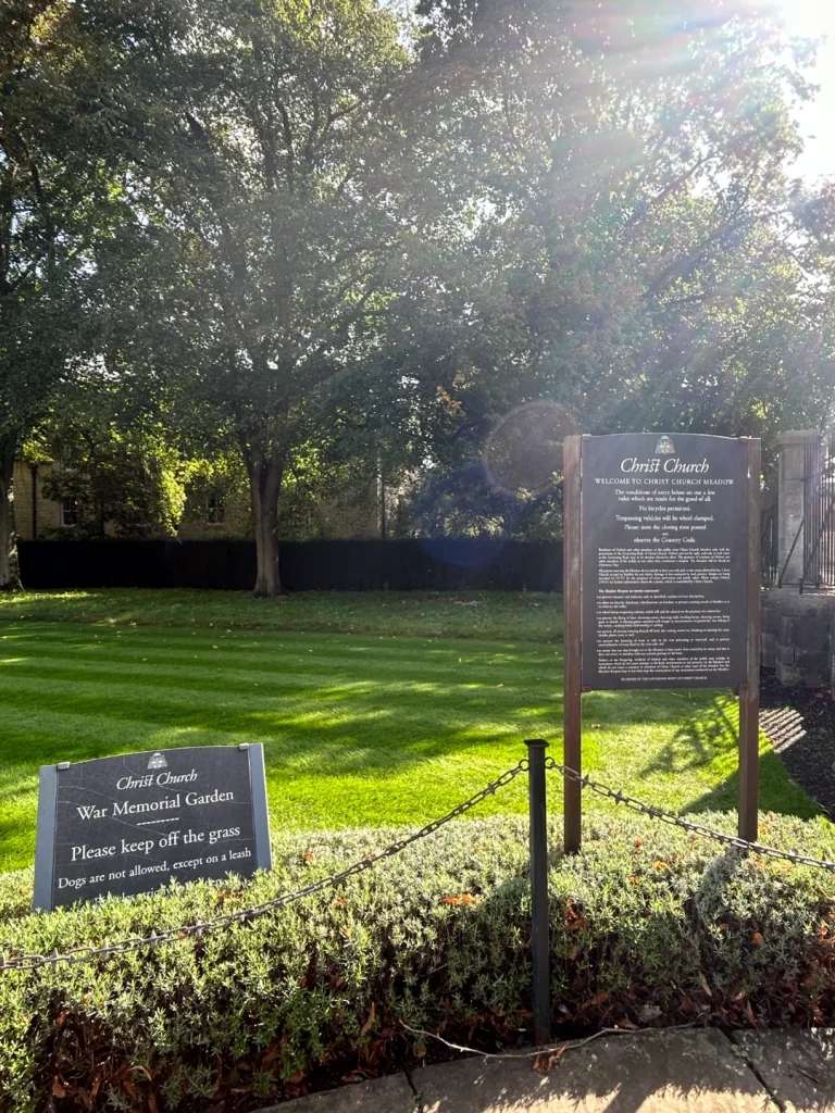 Lối vào trường Đại học Christ Church - Du lịch Oxford