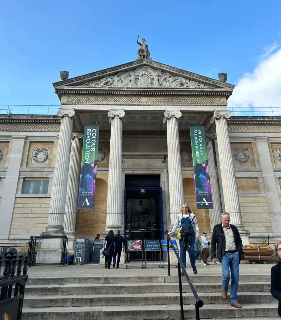 Bảo tàng Ashmolean nằm ở Oxford