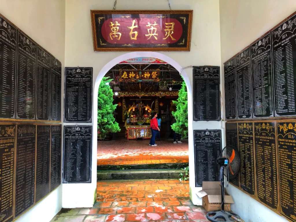 Lối vào đền thờ