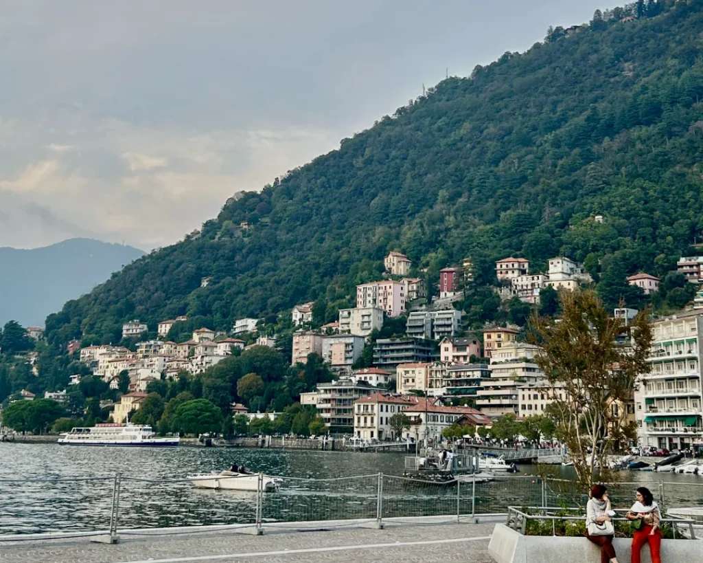 Làng Como bên bờ Lago di Como