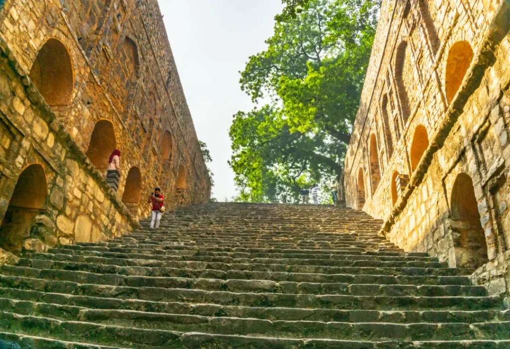 Agrasen ki Baoli - Du lịch New Delhi 1 ngày