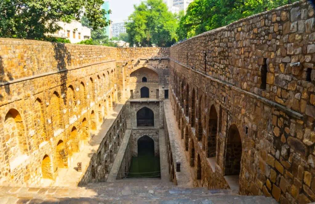 Agrasen ki Baoli 