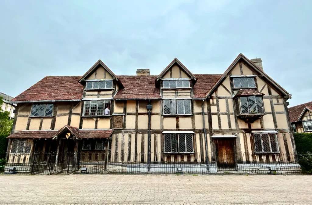 Căn nhà Shakespeare’s Birthplace nằm trên đường Henley Street 