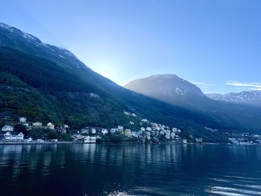 trekking Lưỡi quỷ Trolltunga